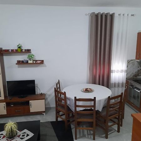 Villa Besart เบราท ภายนอก รูปภาพ